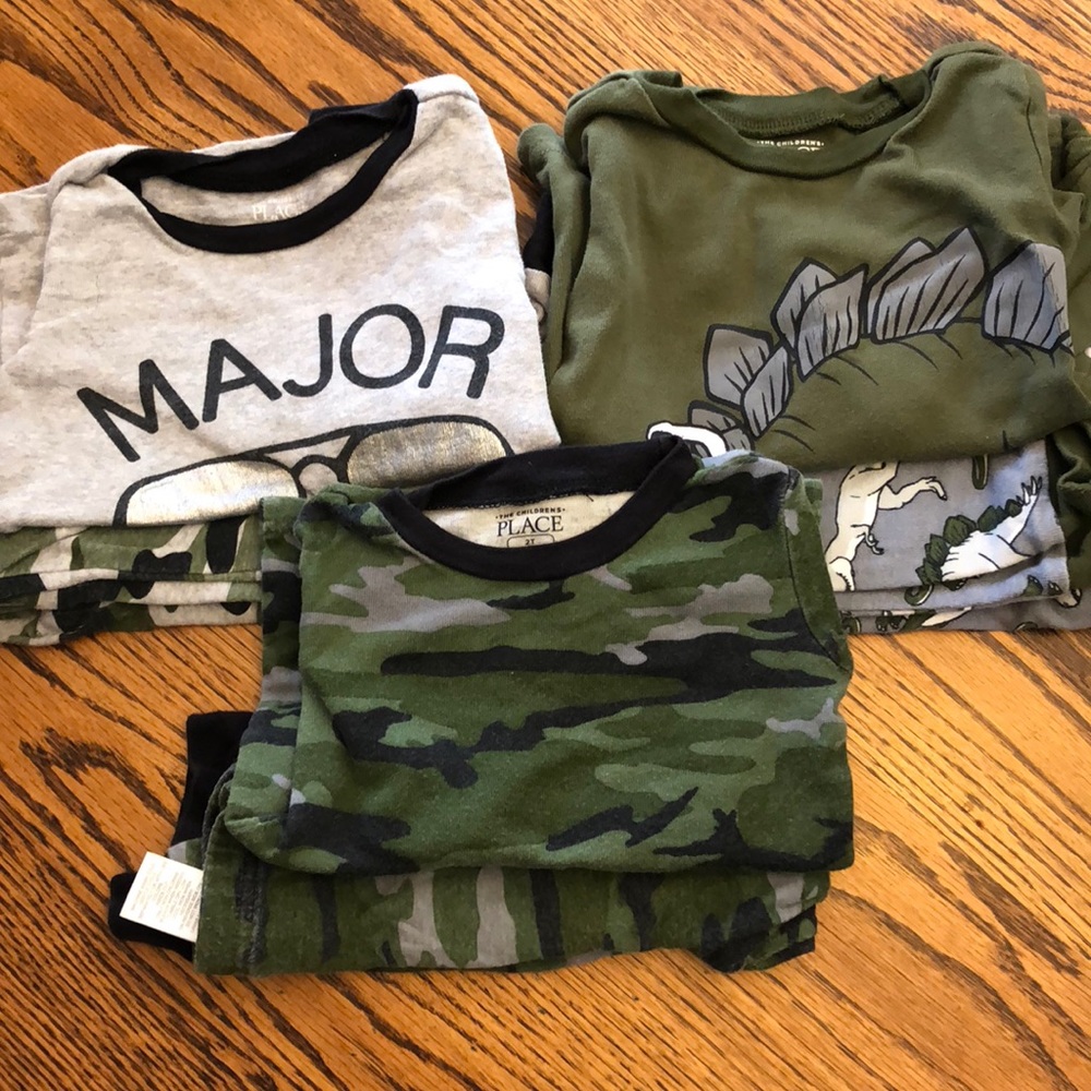 Lot of 3 boys 2T pajamas